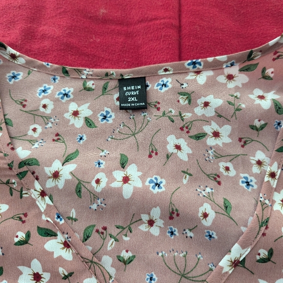 Shein floral blouse - Picture 3 of 3
